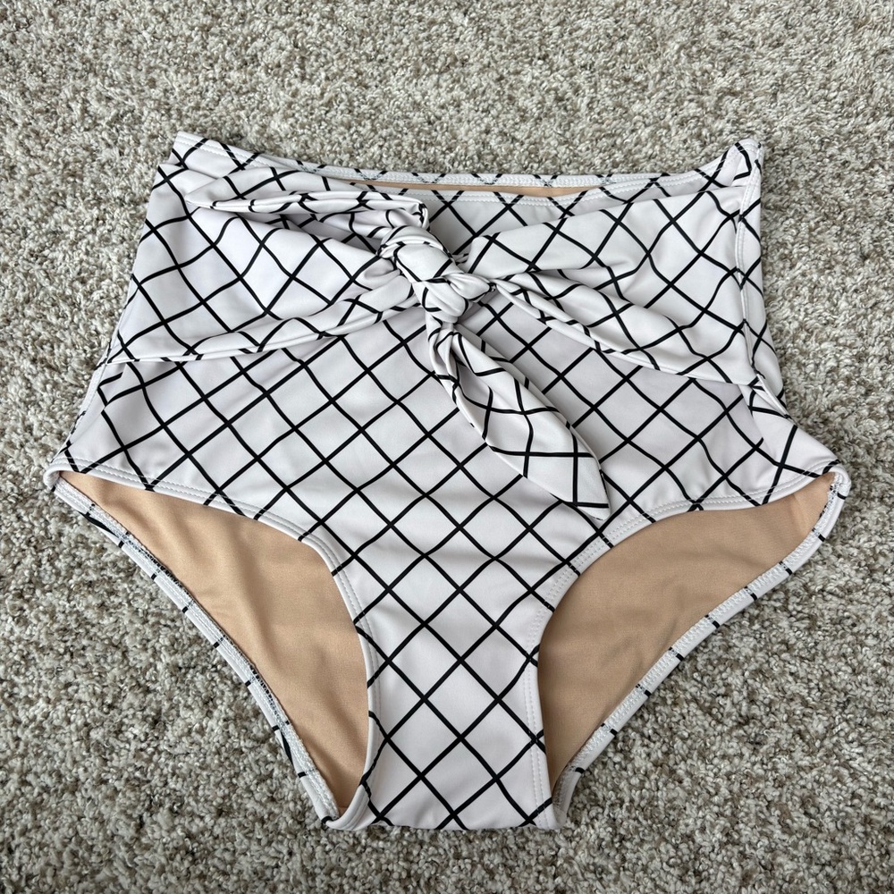 Kortni Jeane Women's High Waisted Tie Front Window Pane Bottom Size Small